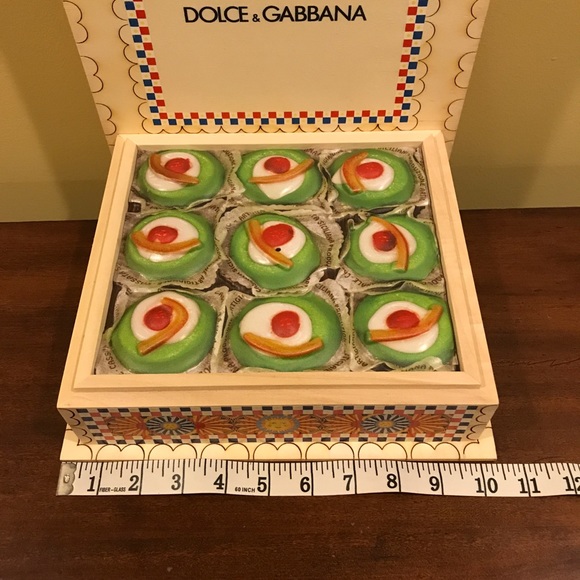 Dolce & Gabbana display - Picture 8 of 10